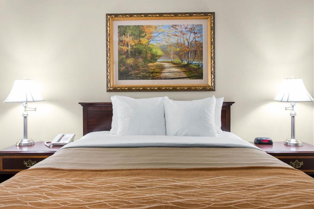 Comfort Inn Plainwell Zewnętrze zdjęcie